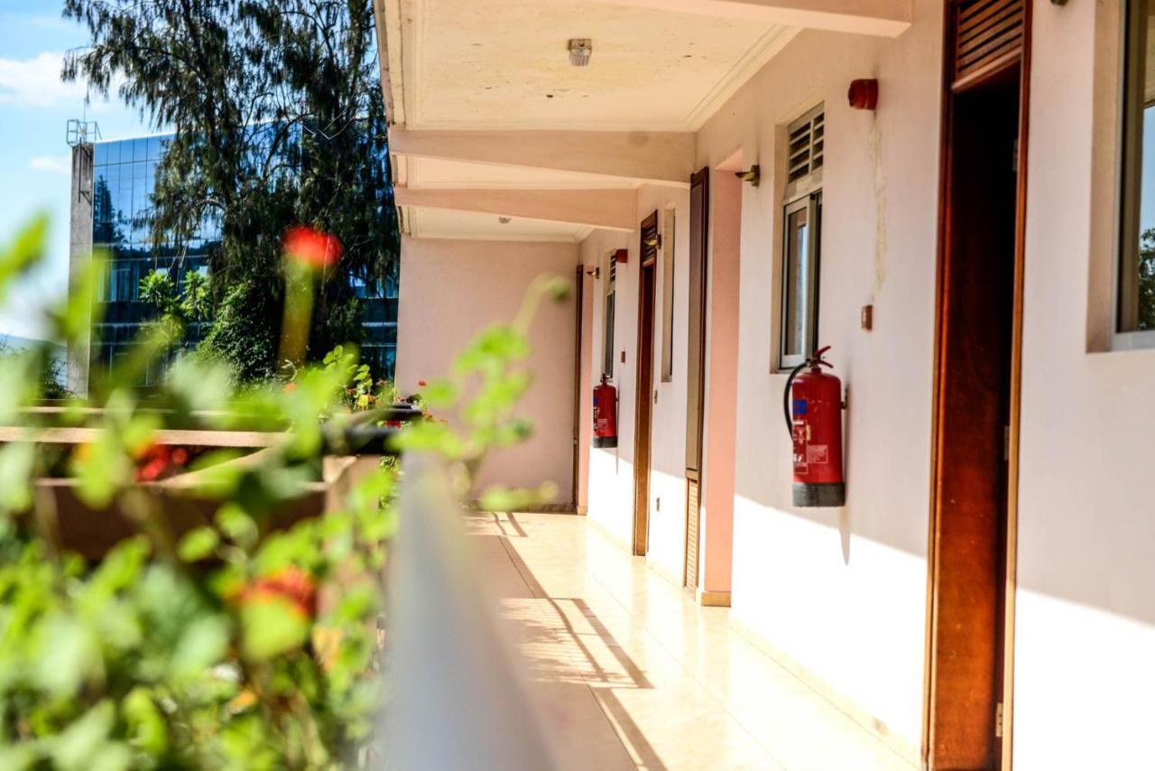 Room In Bb - Enjoy You Vacation Wail Staying In This Single Room Fit For 2 People Kigali Luaran gambar